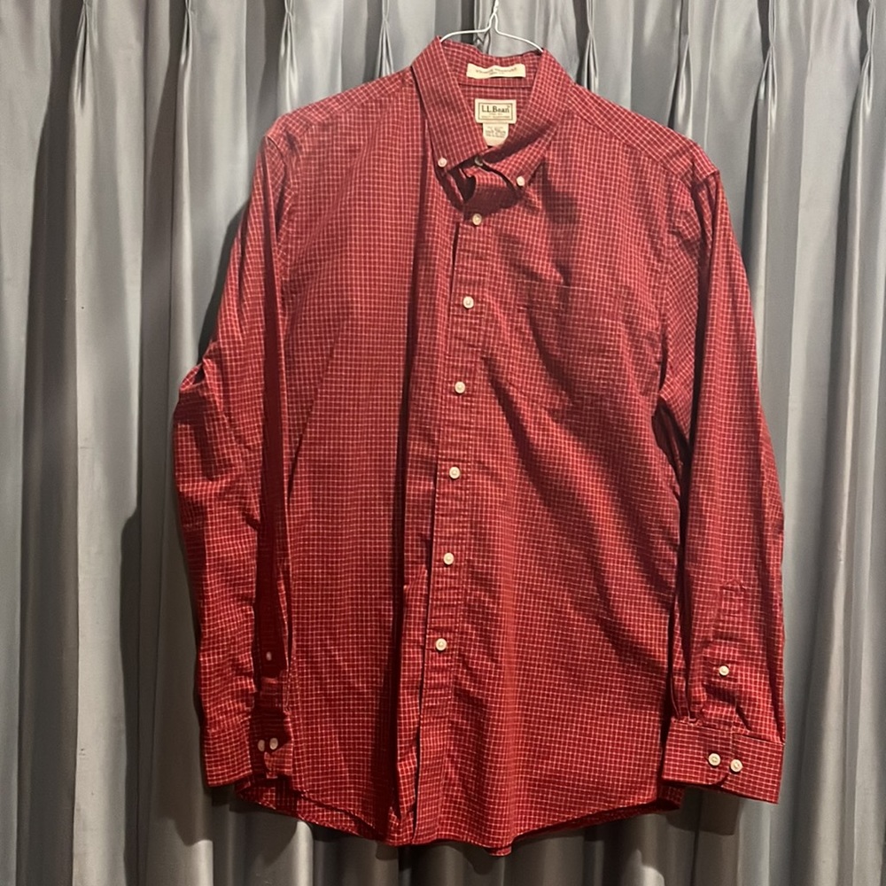 L.L. Bean Long Sleeve Checked Red Shirt L-REG Trim Fit Wrinkle Resistant